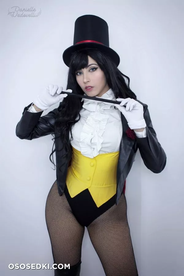 Danielle Vedovelli - Zatanna erotic cosplay set - Photo 21