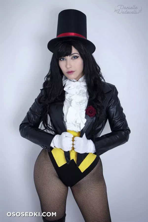 Danielle Vedovelli - Zatanna erotic cosplay set - Photo 24