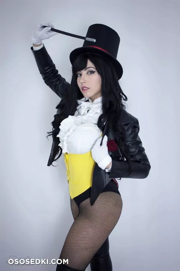 Danielle Vedovelli - Zatanna erotic cosplay set - Photo 25