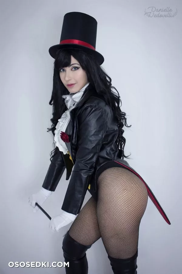 Danielle Vedovelli - Zatanna erotic cosplay set - Photo 26