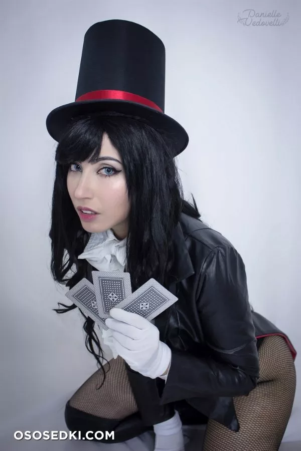 Danielle Vedovelli - Zatanna erotic cosplay set - Photo 27