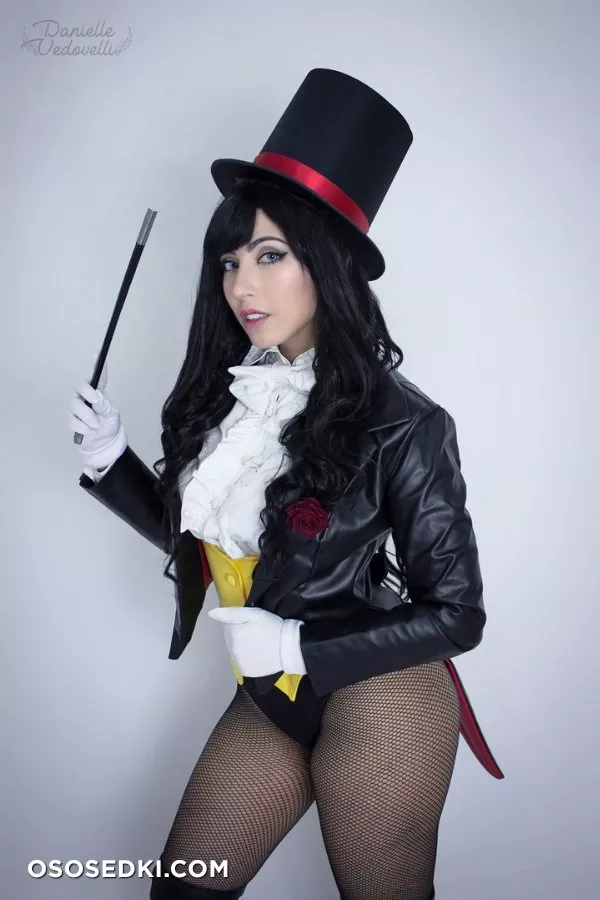 Danielle Vedovelli - Zatanna erotic cosplay set - Photo 29
