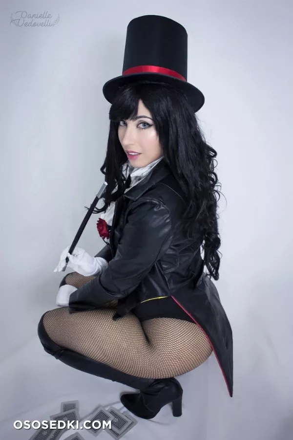 Danielle Vedovelli - Zatanna erotic cosplay set - Photo 31