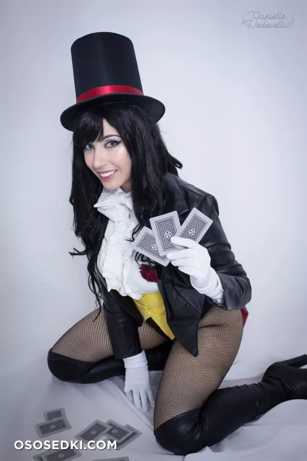 Danielle Vedovelli - Zatanna erotic cosplay set - Photo 32