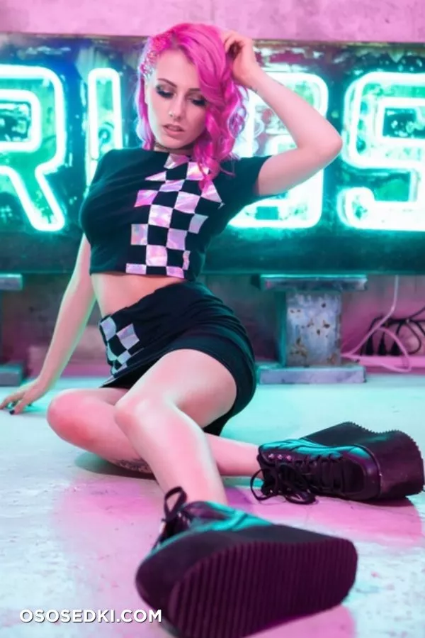 Rolyatistaylor - Neon Demon patreon cosplay set - Photo 9