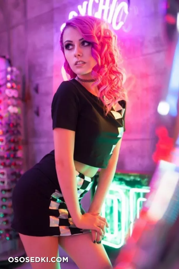 Rolyatistaylor - Neon Demon patreon cosplay set - Photo 12