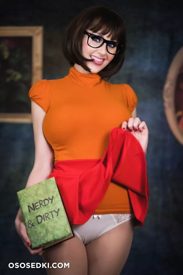 Angie Griffin - Velma patreon cosplay set - Photo 10