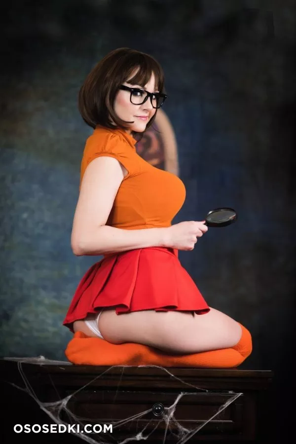 Angie Griffin - Velma patreon cosplay set - Photo 17