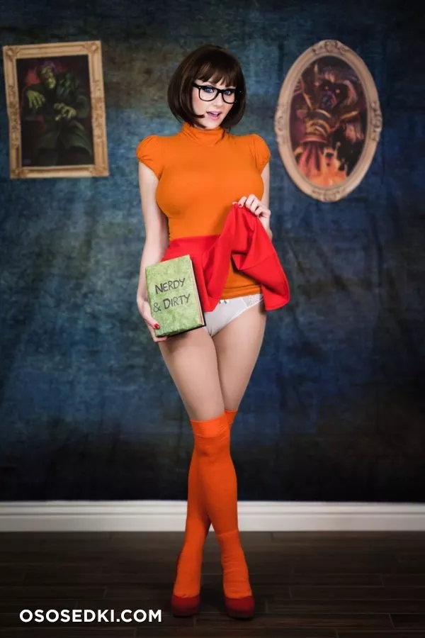 Angie Griffin - Velma patreon cosplay set - Photo 19