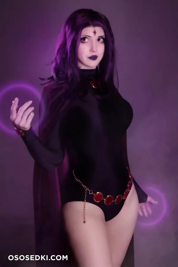Tina Kinz - Raven erotic cosplay set - Photo 3