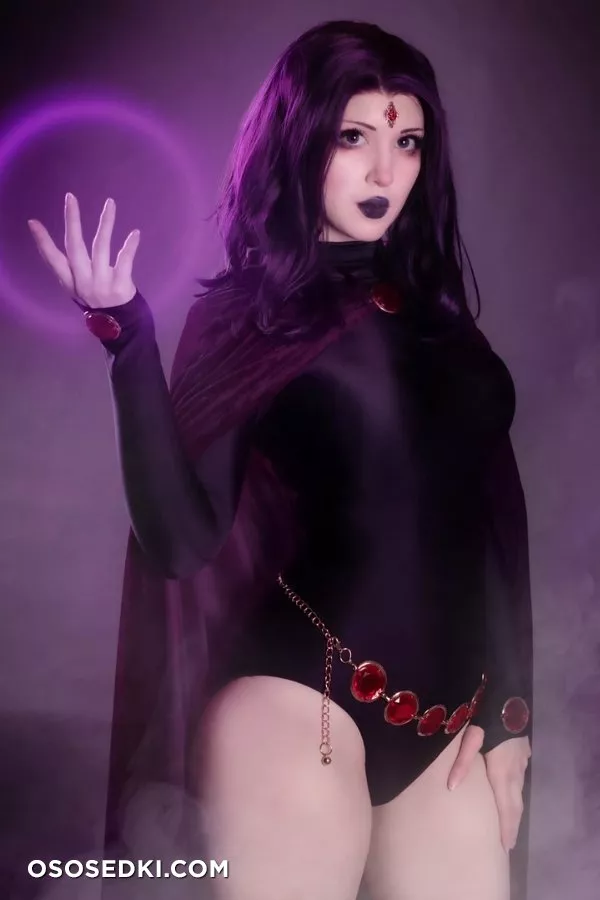 Tina Kinz - Raven erotic cosplay set - Photo 4