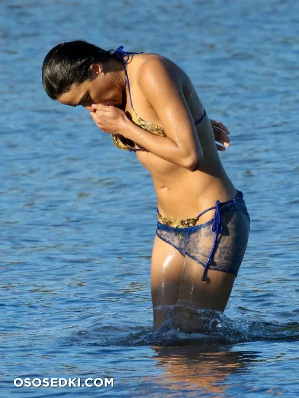 Мишель Родригес (Michelle Rodriguez) в бикини на Сардинии 03.08 - Photo 5