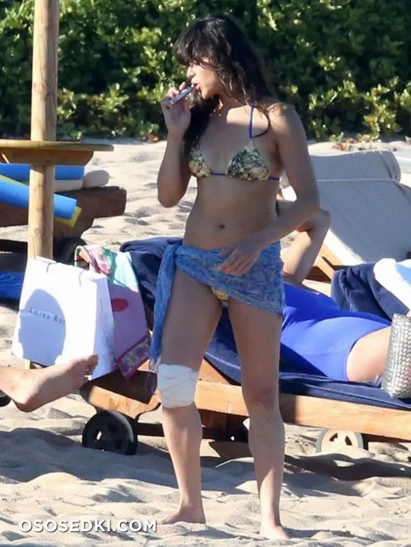Мишель Родригес (Michelle Rodriguez) в бикини на Сардинии 03.08 - Photo 7