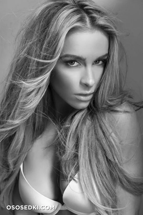 Элли Гонсалвес (Ellie Gonsalves) голая - Photo 25