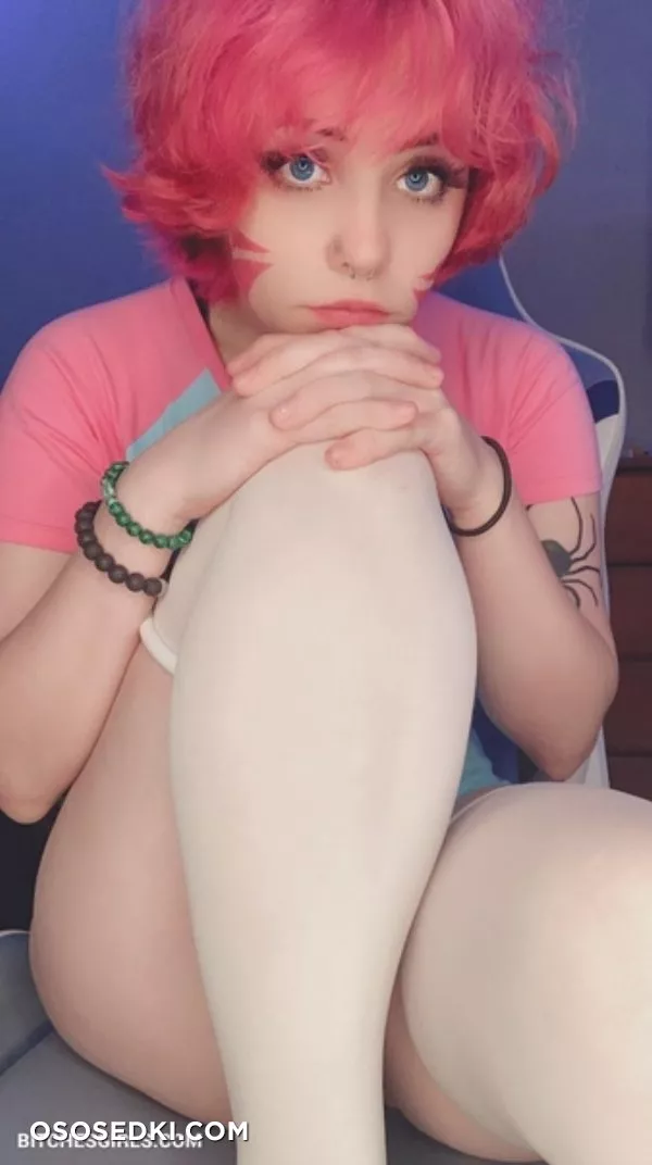 bunni3.png Tiktoker's Nudes - Pussy Slip - Photo 2
