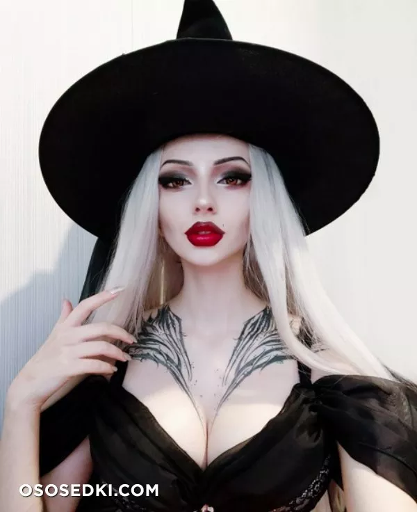 Xenon - Halloween Witch - Photo 3