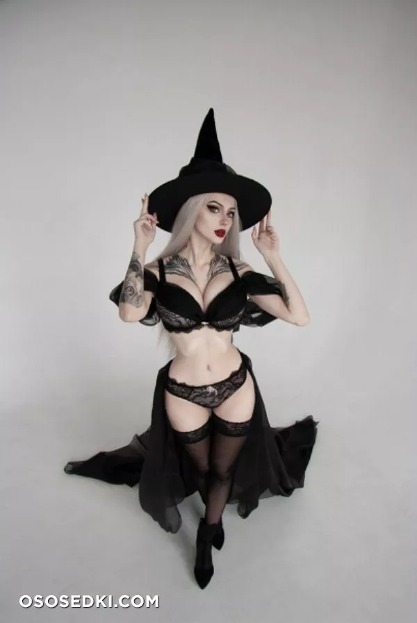 Xenon - Halloween Witch - Photo 9