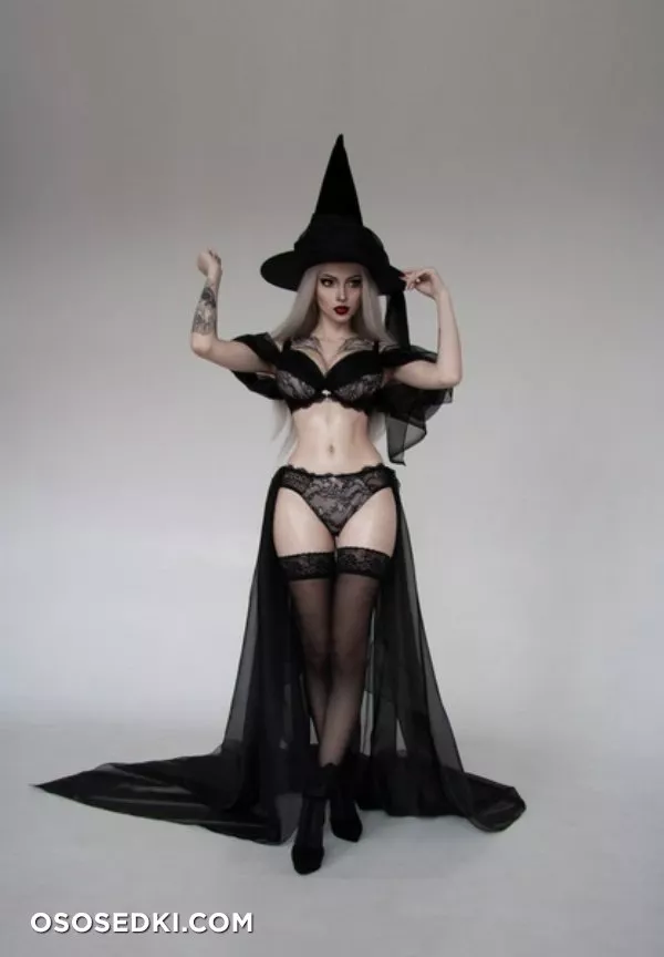 Xenon - Halloween Witch - Photo 12