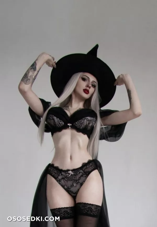 Xenon - Halloween Witch - Photo 17