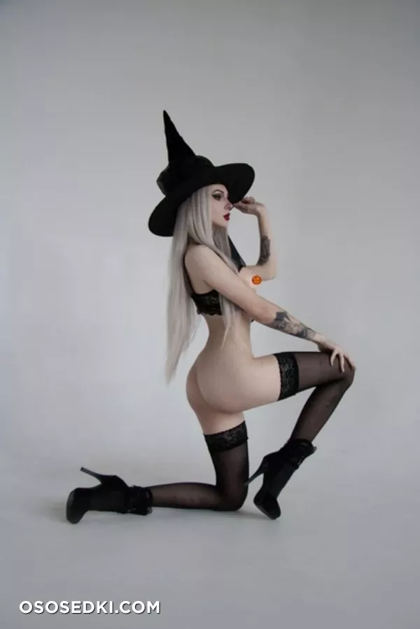 Xenon - Halloween Witch - Photo 37
