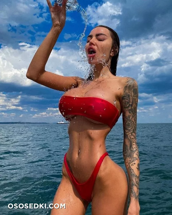 Alena Omovych - Photo 13