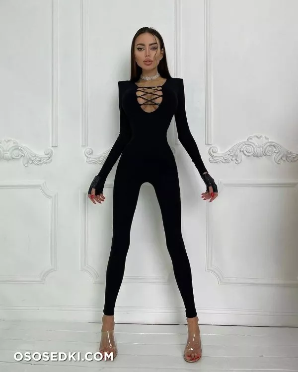 Alena Omovych - Photo 69