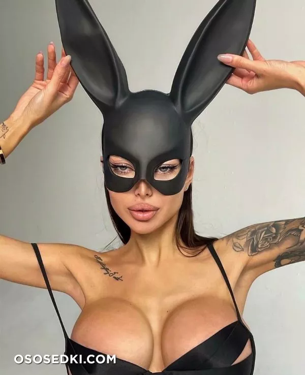 Alena Omovych - Photo 78