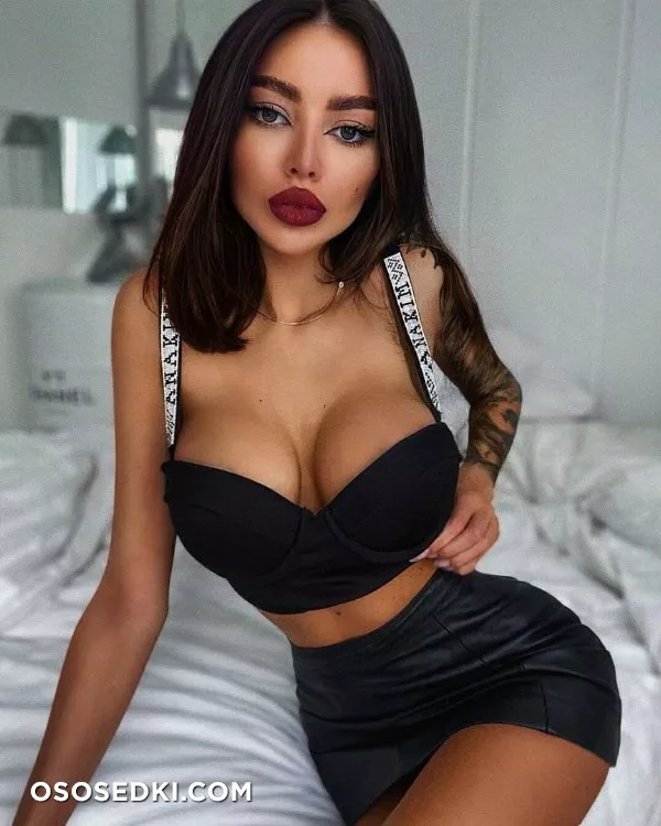 Alena Omovych - Photo 79