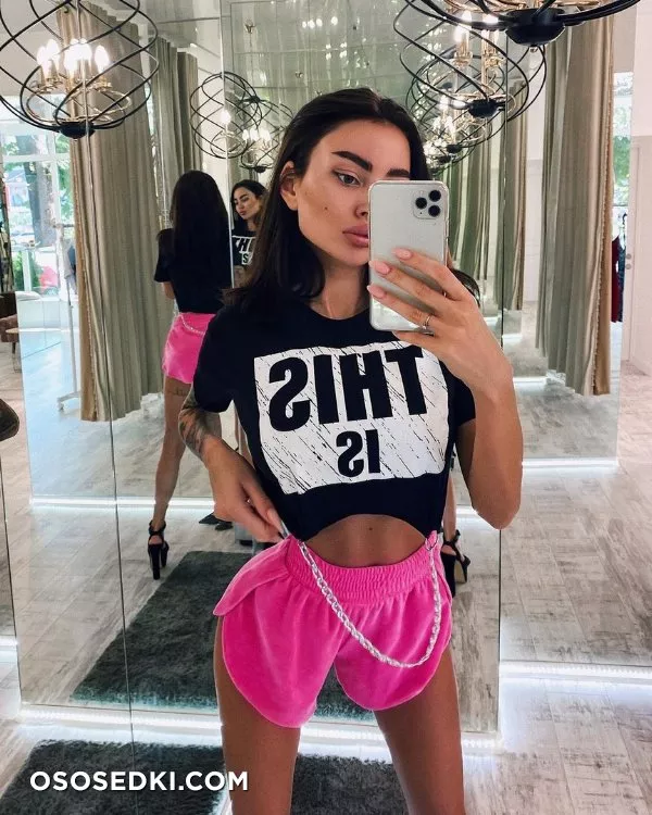 Alena Omovych - Photo 92