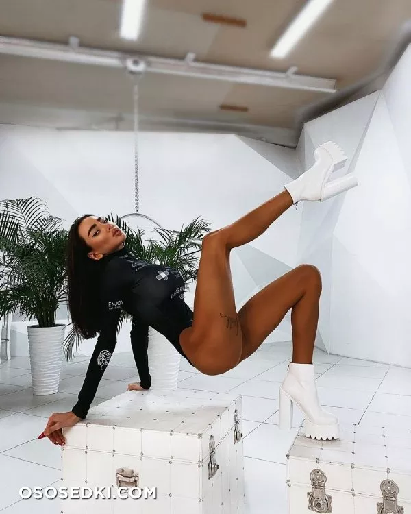 Alena Omovych - Photo 178