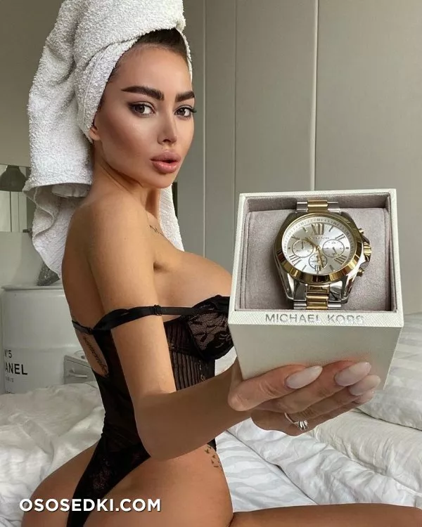 Alena Omovych - Photo 183