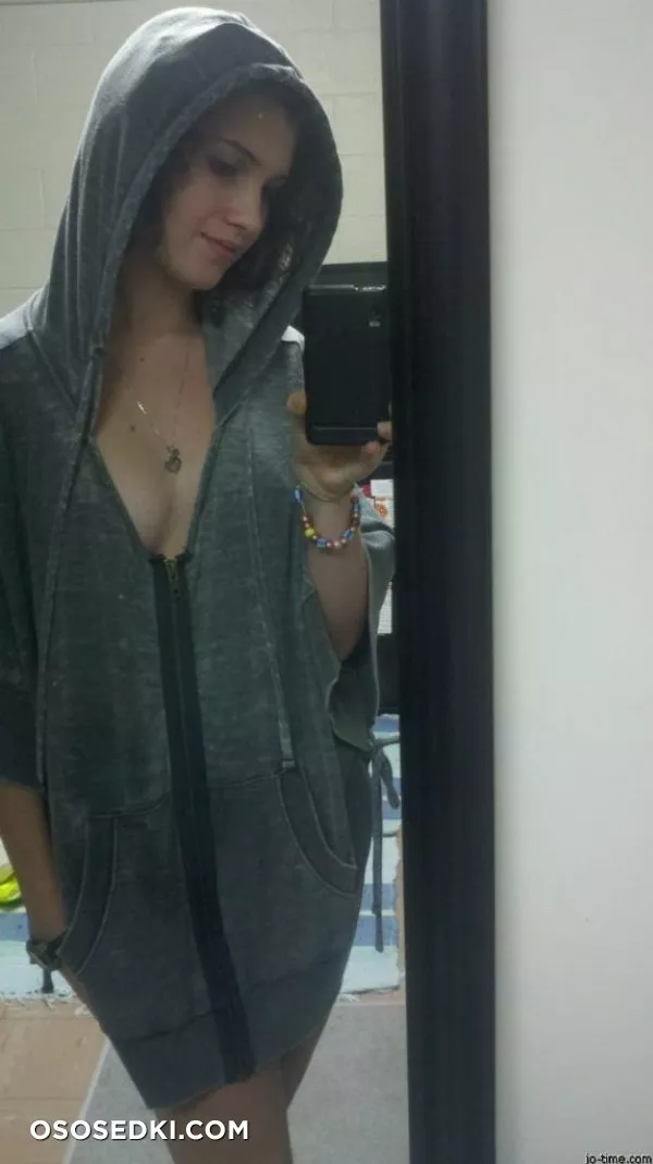 Dark Hair Cutie Nice Pert Tits - Photo 16