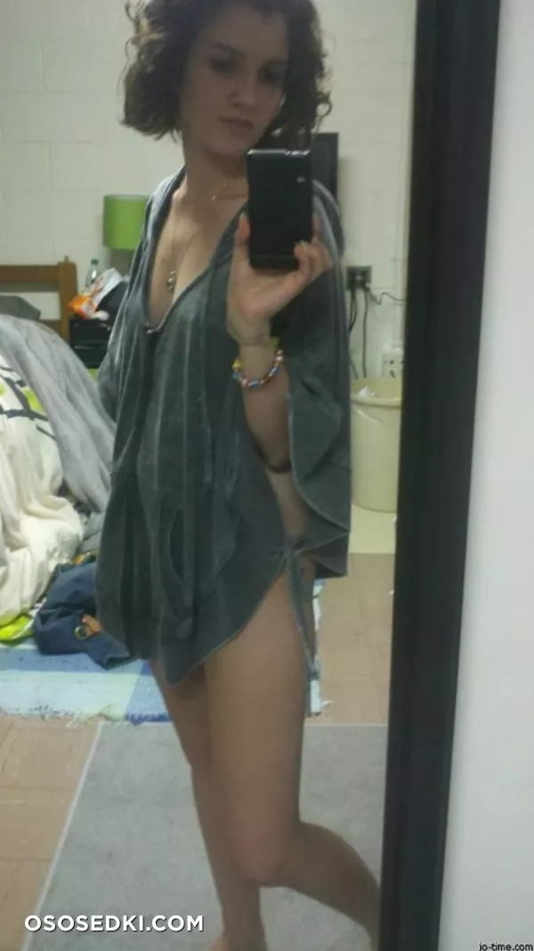 Dark Hair Cutie Nice Pert Tits - Photo 17