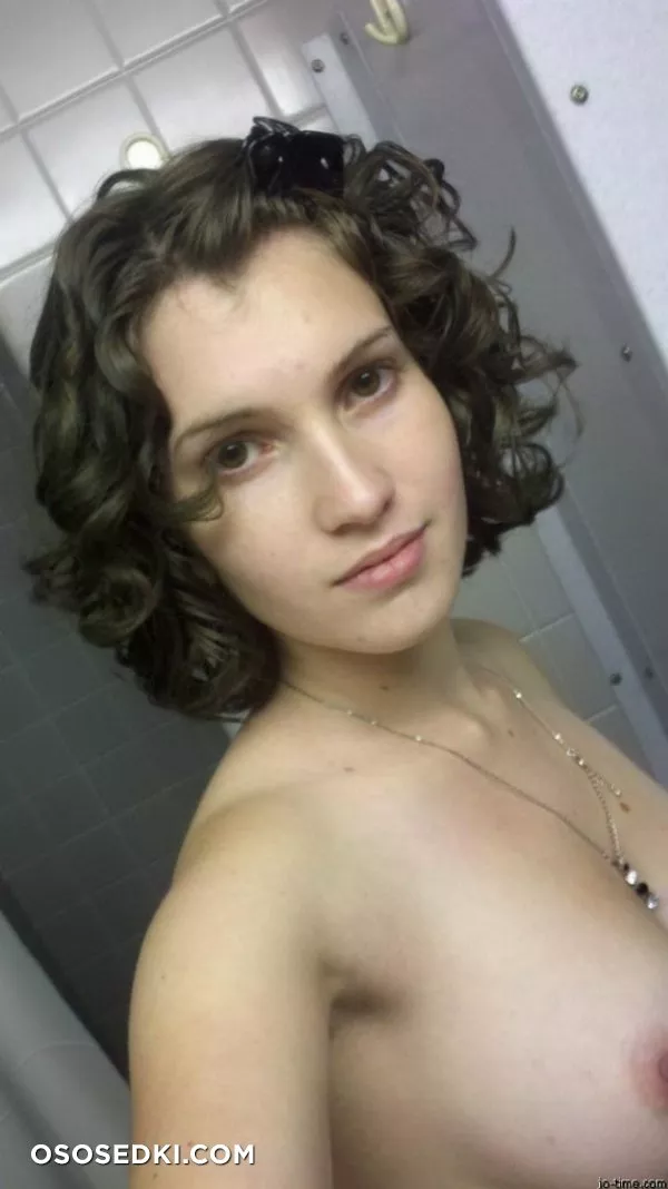 Dark Hair Cutie Nice Pert Tits - Photo 24