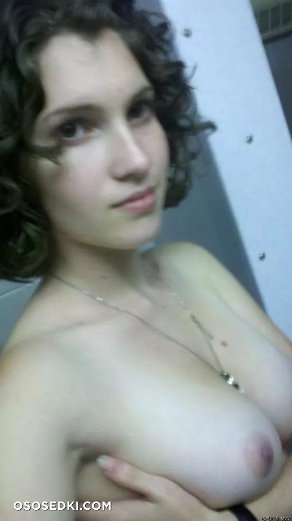 Dark Hair Cutie Nice Pert Tits - Photo 28