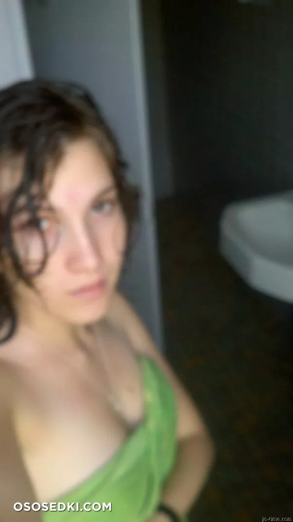 Dark Hair Cutie Nice Pert Tits - Photo 35