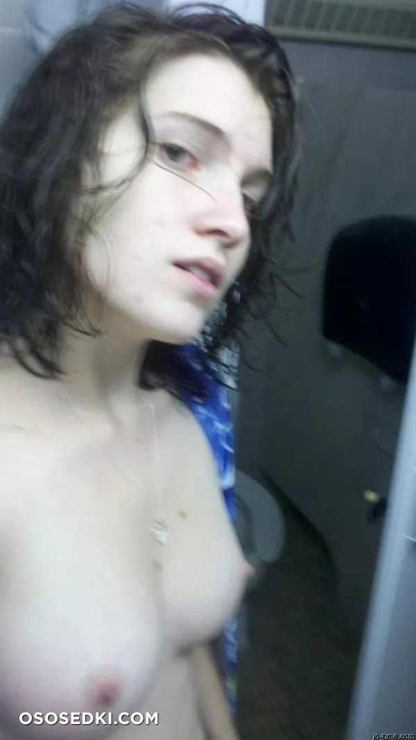 Dark Hair Cutie Nice Pert Tits - Photo 42