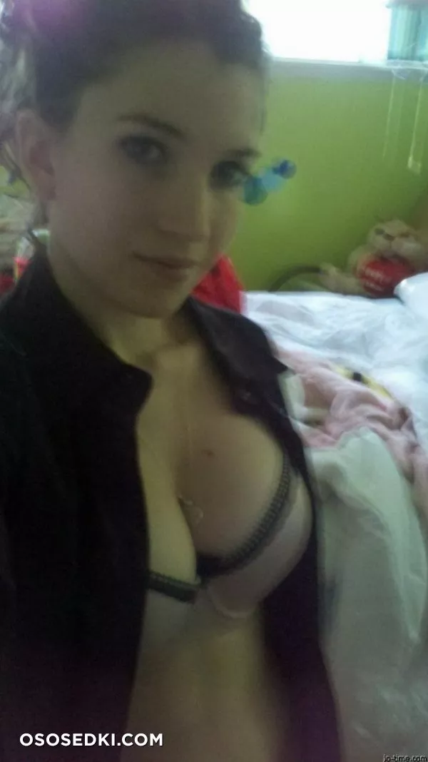 Dark Hair Cutie Nice Pert Tits - Photo 52
