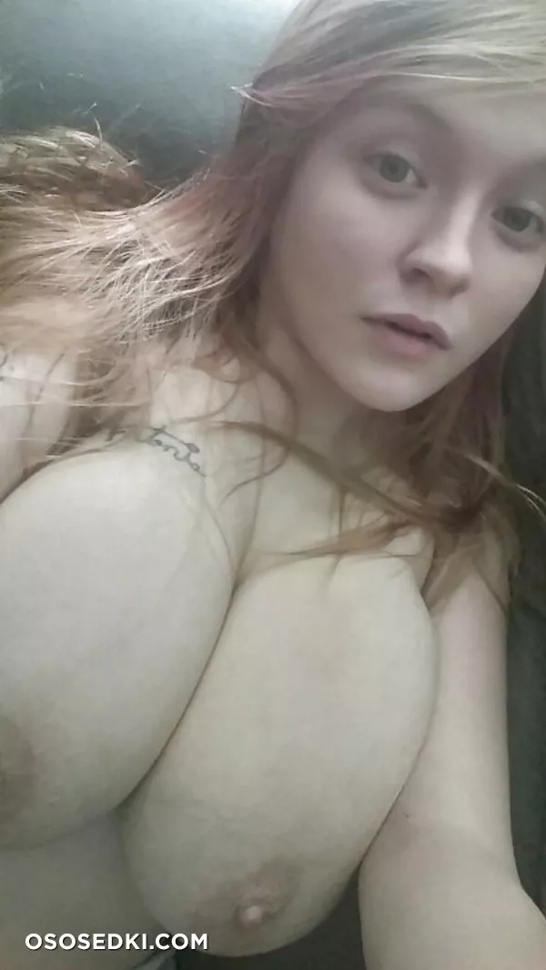 Hot Teen With Huge Natural Tits - Photo 4