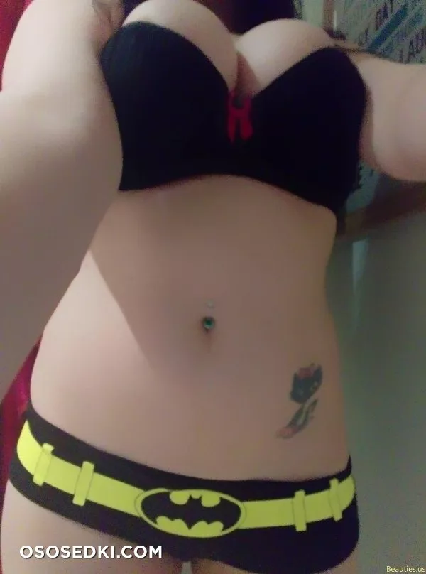 Sweet, young, tattooed piercings on her Nipples - Photo 35