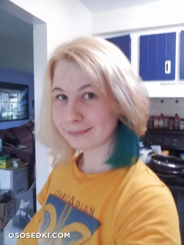 Trying out blue hair, like? - Photo 3