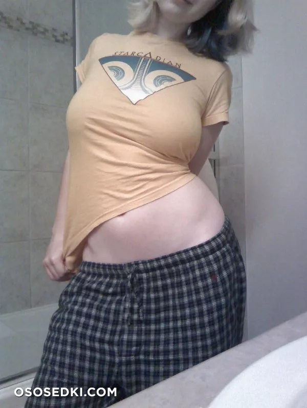 Trying out blue hair, like? - Photo 5
