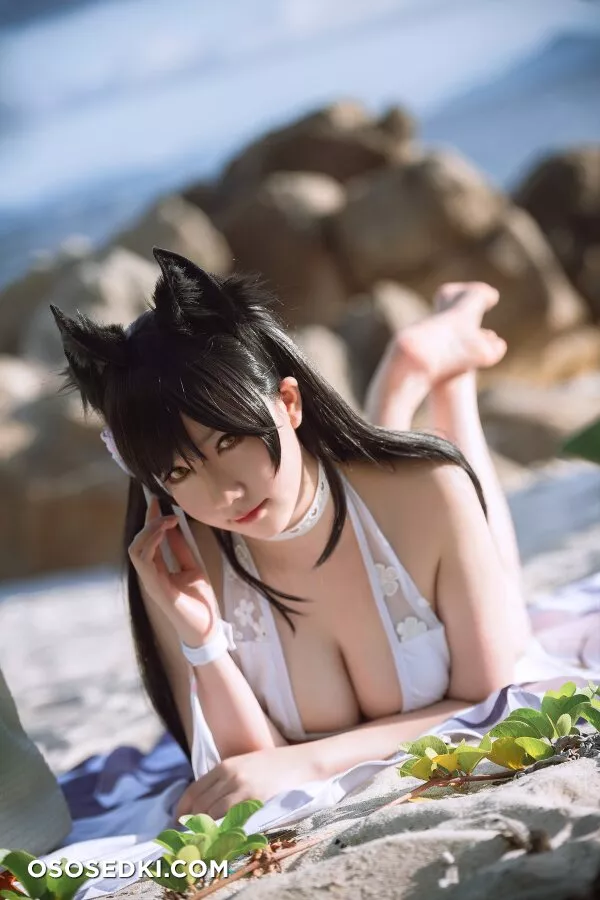 是本末末 Cosplay 爱宕泳装 Atago nude. Onlyfans, Patreon leaked 24 nude photos