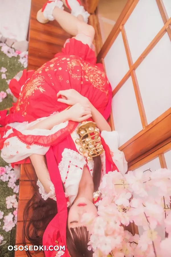 桜桃喵 - 灵梦 新年快乐 nude. Onlyfans, Patreon leaked 45 nude photos
