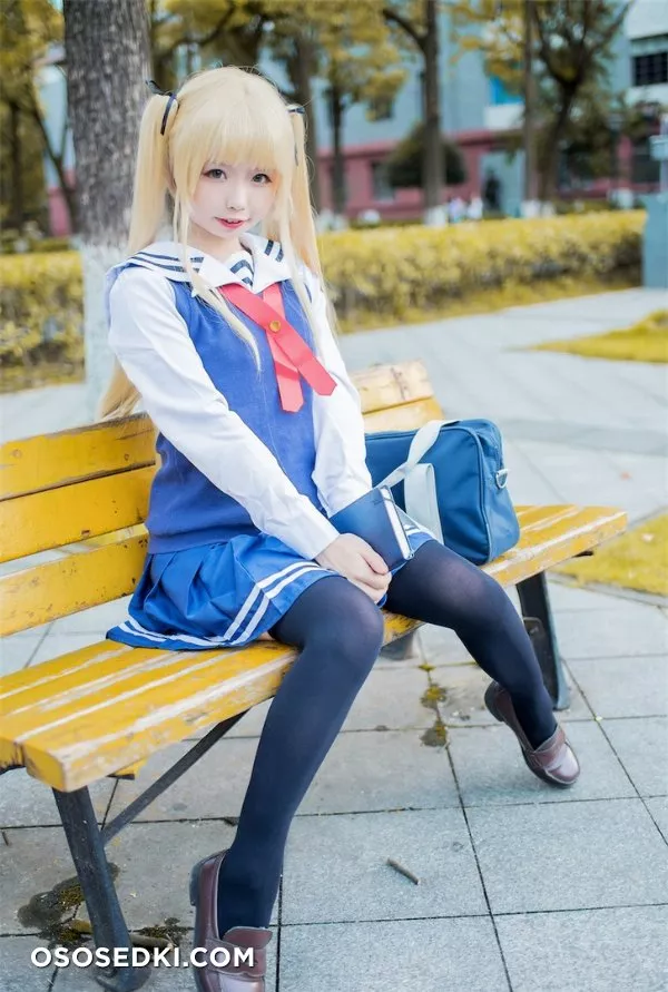 十萬珍吱伏特英梨梨校服 nude. Onlyfans, Patreon leaked 10 nude photos