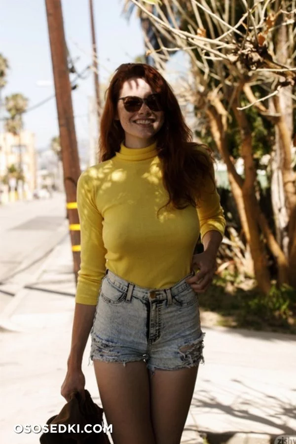 Sabrina Lynn - Yellow nude. Onlyfans, Patreon leaked 50 nude photos