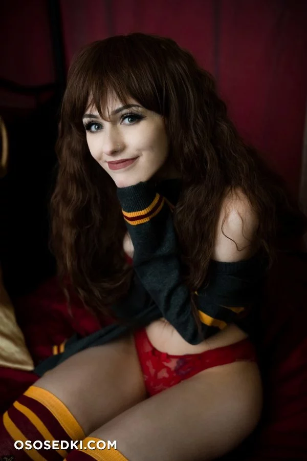 RolyatIsTaylor | Hermione nude. Onlyfans, Patreon leaked 29 nude photos