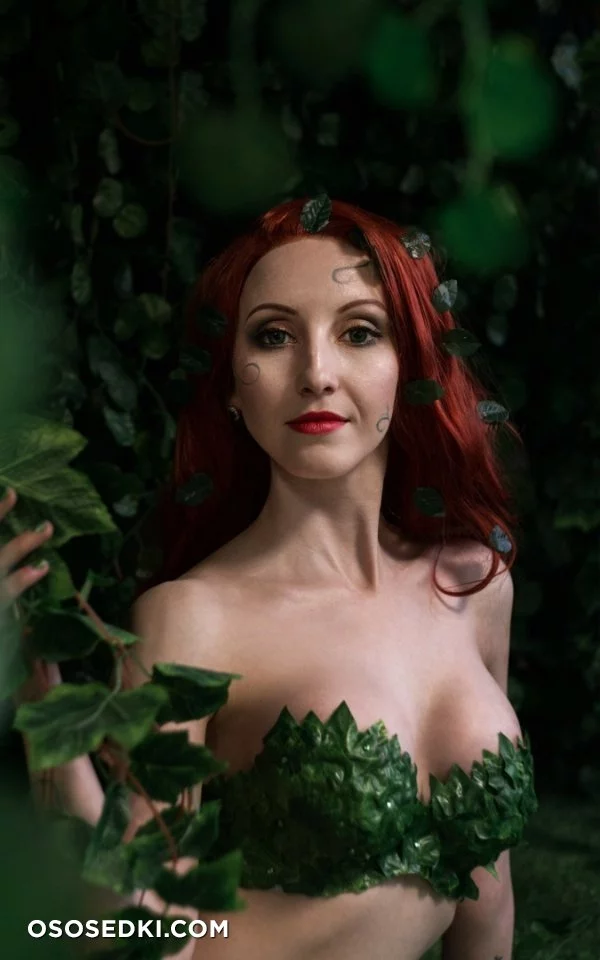Poison ivy & Batwoman from DCCOMICS nude. Onlyfans, Patreon leaked 7 nude photos