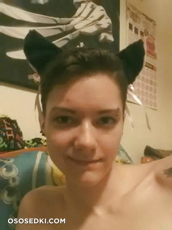Short hair cutie nude. Onlyfans, Patreon leaked 16 nude photos