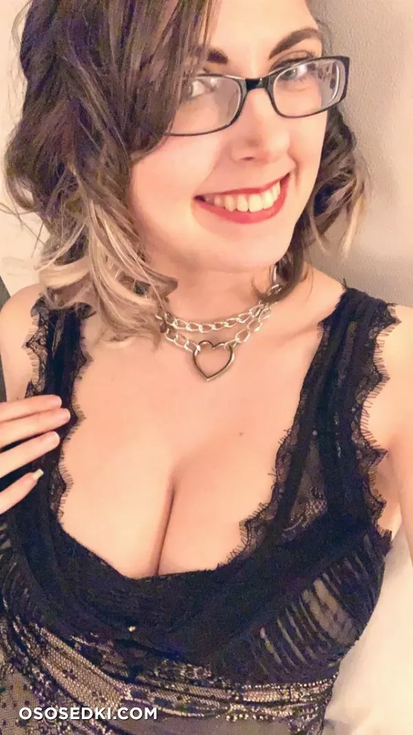 Naughty student with glasses with a work ass nude. Onlyfans, Patreon leaked 48 nude photos